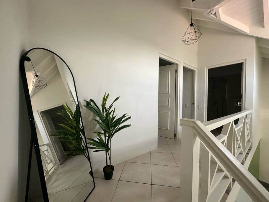 Open hall overlooking the living room (top floor) Open hall overlooking the living room (top floor)