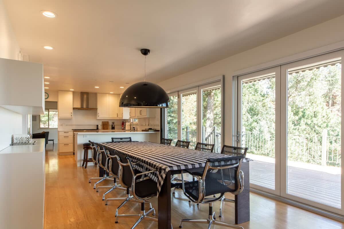 Spacious indoor/outdoor dining room and table