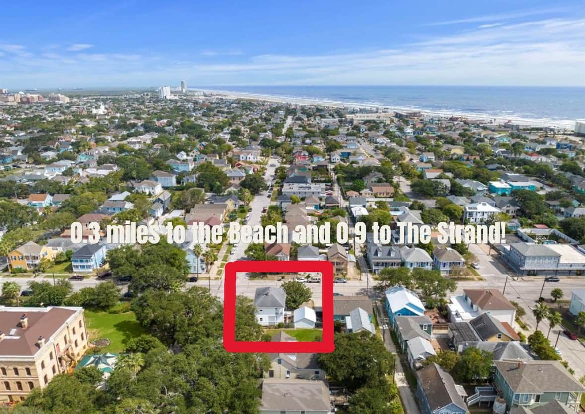 Map showing White Magnolia Galveston close to the beach and The Strand Historic District