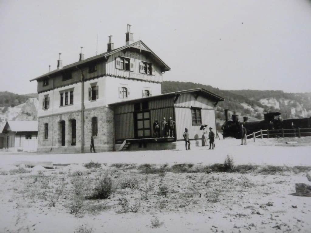 Historisches Foto vom Bahnhof Gutenstein. Inbetriebna war 1891 und in den 60ern  Außerbetriebnahme.