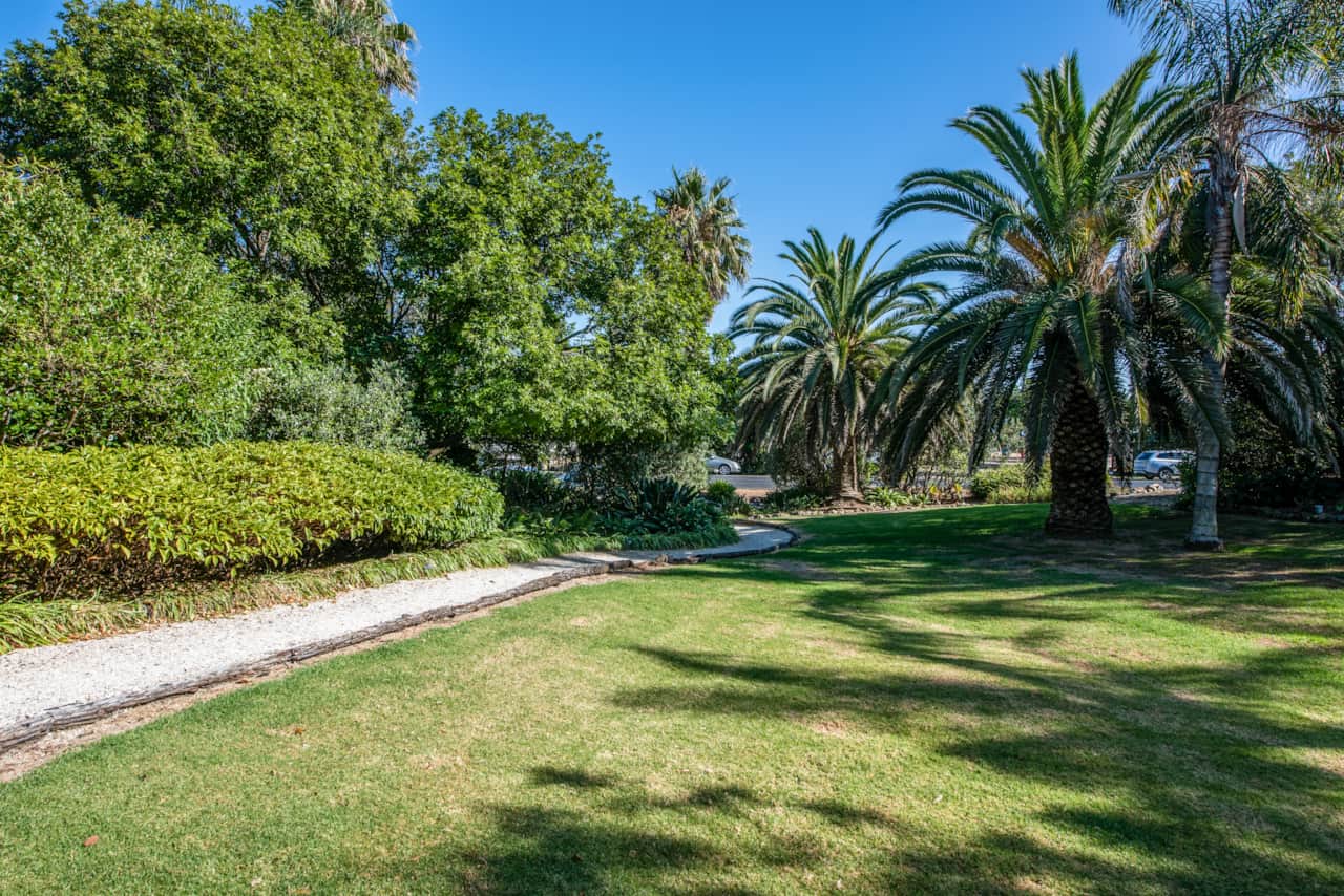 54 Palm Gardens