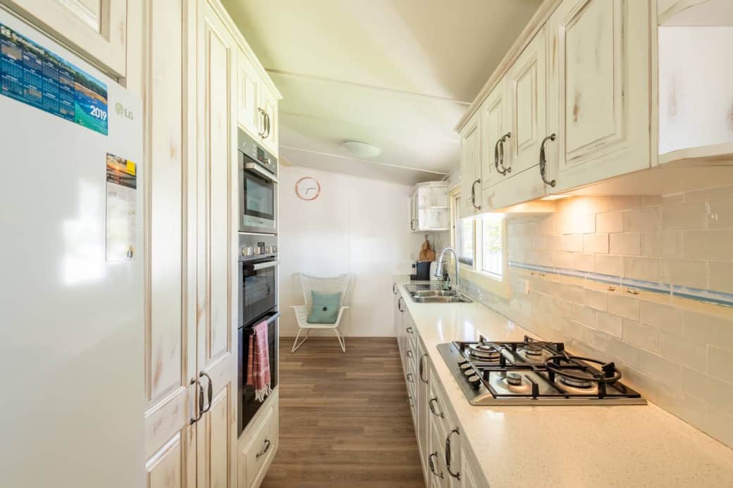 Full kitchen with gas stove, electric oven and nespresso coffee machine