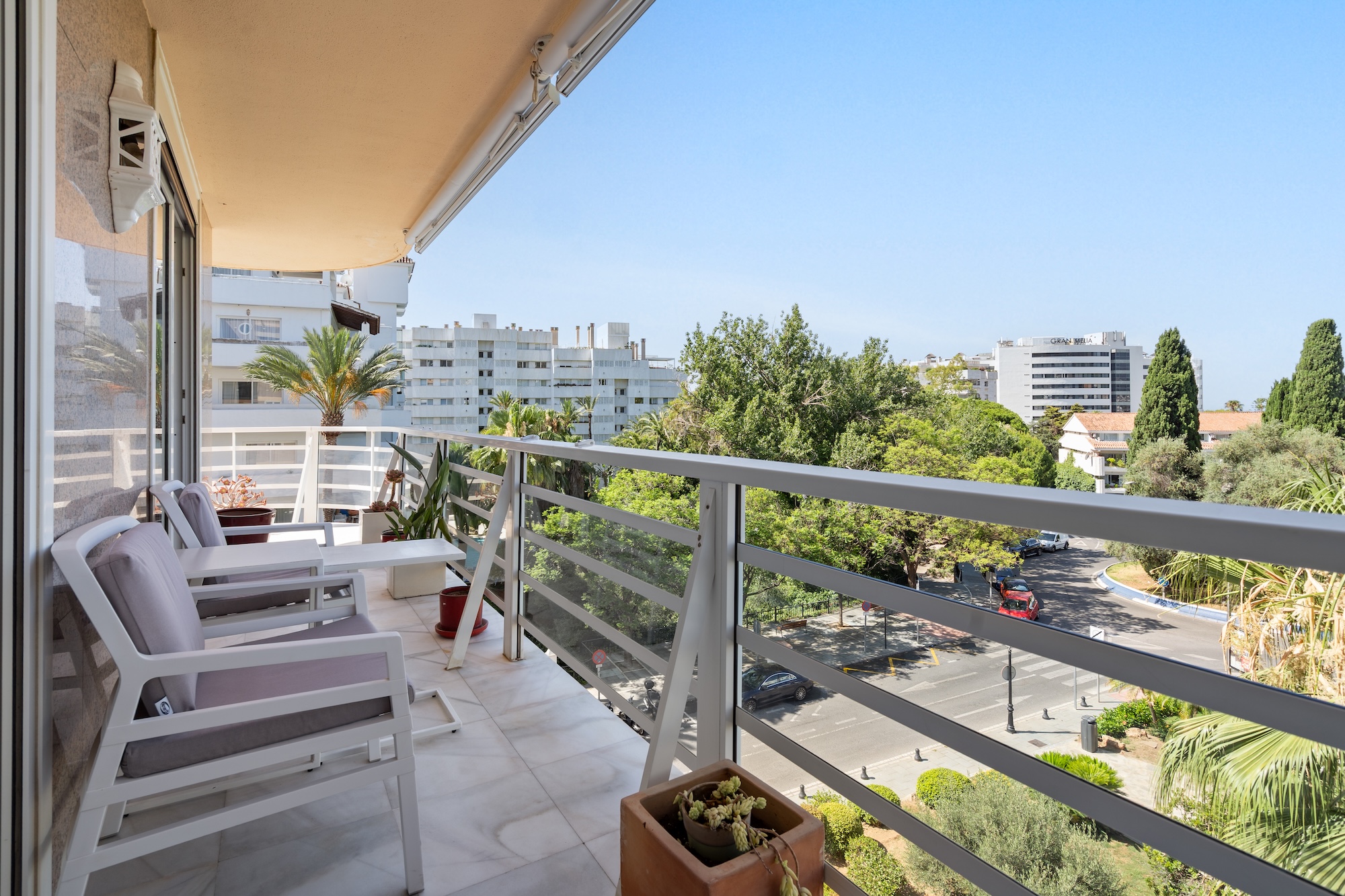 RDR558 - Bright 1 bed Apt in Marbella centre