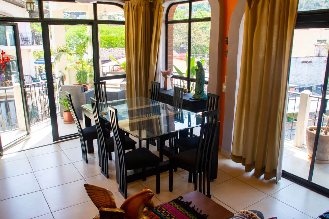 06 Dining Room