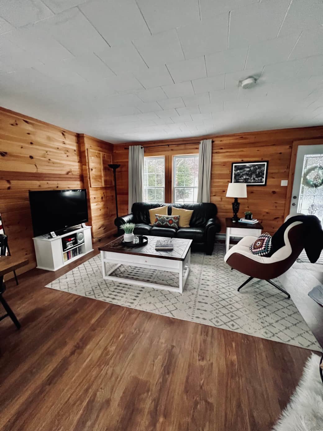 Living room, looking from kitchen