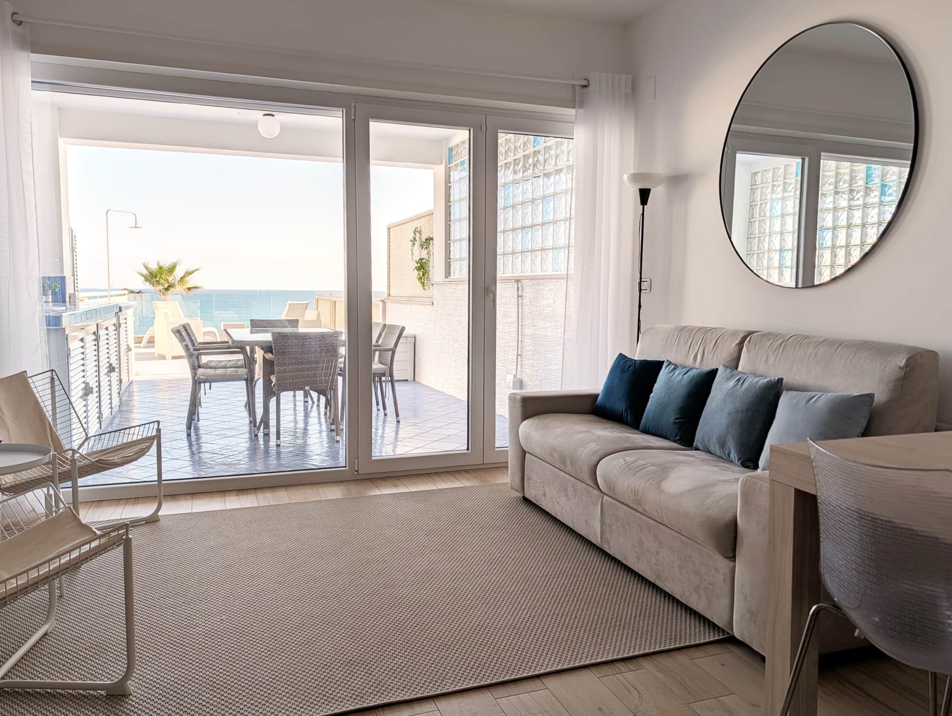 Bright living room at Terrazza Blu beachfront apartment in Termoli