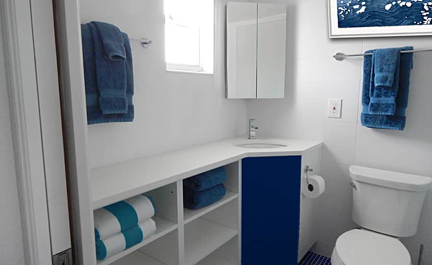 Unit #18 Clean towels upon guest arrival. 