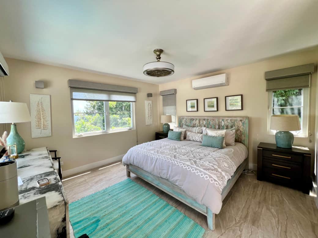 Hawks Nest Suite - Spacious room with ocean view
