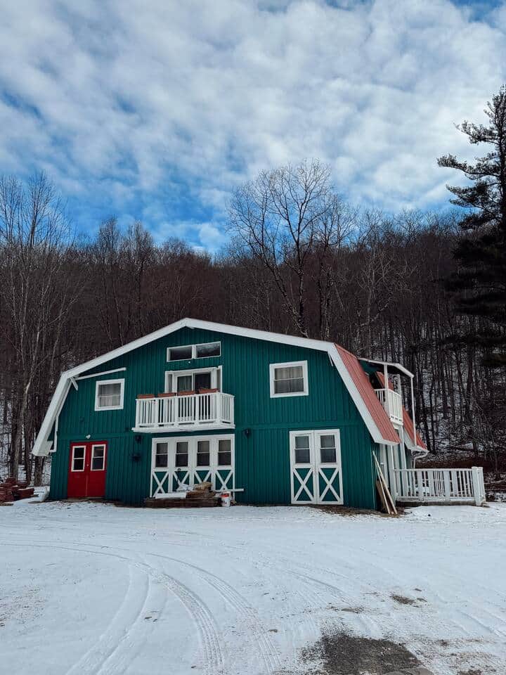Welcome to the Lanesville barnhouse
