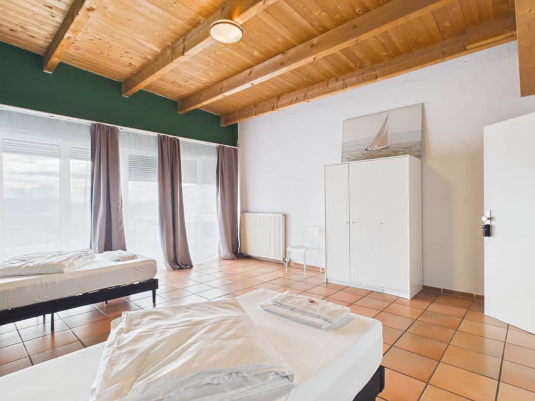 CAM05573G0 PR0012 STILL005