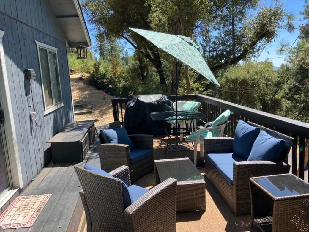 New Cozy Secluded Cabin Deck Yosemite Deck