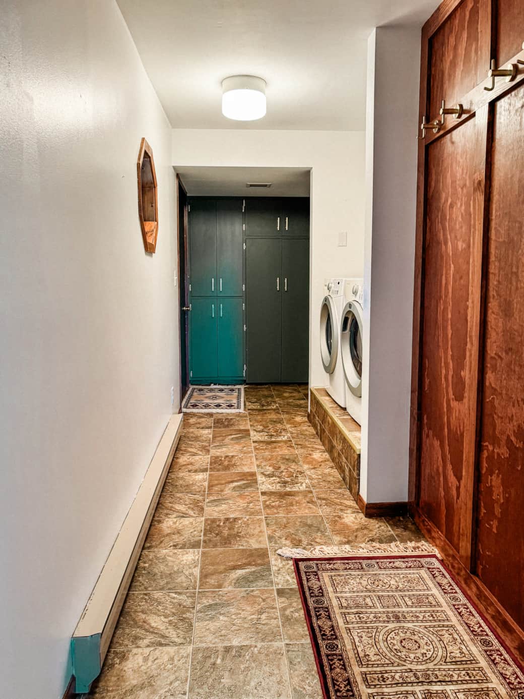 Hallway/Laundry