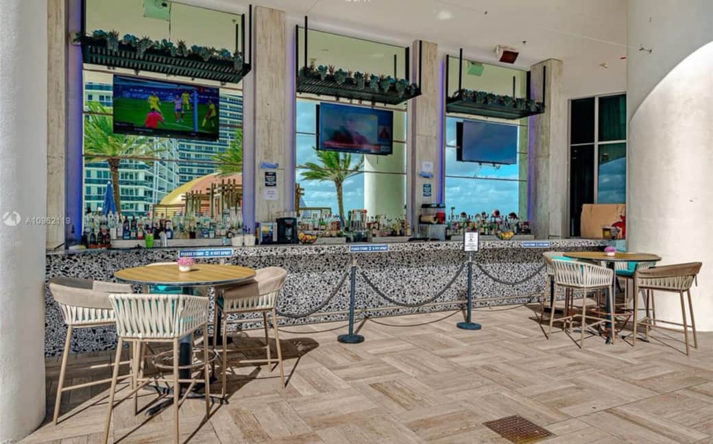 Bar