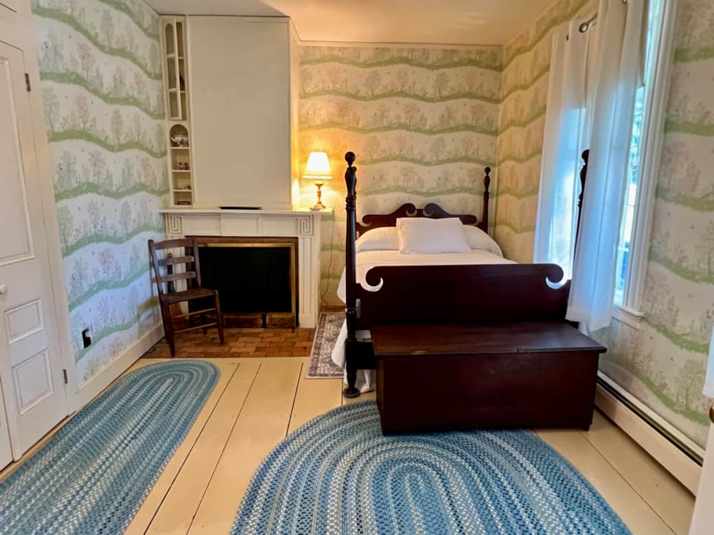 Balcony Room
