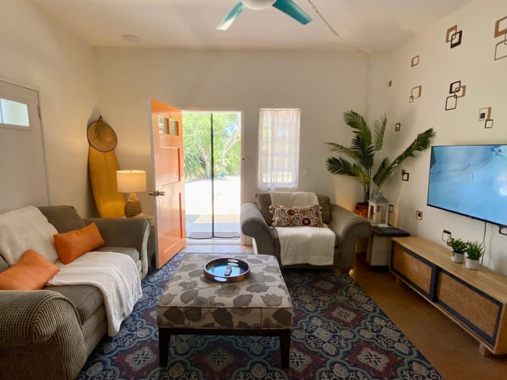 Coral Corner 2 King Bedrooms with Pool. Walk to Red Hook Apartment in