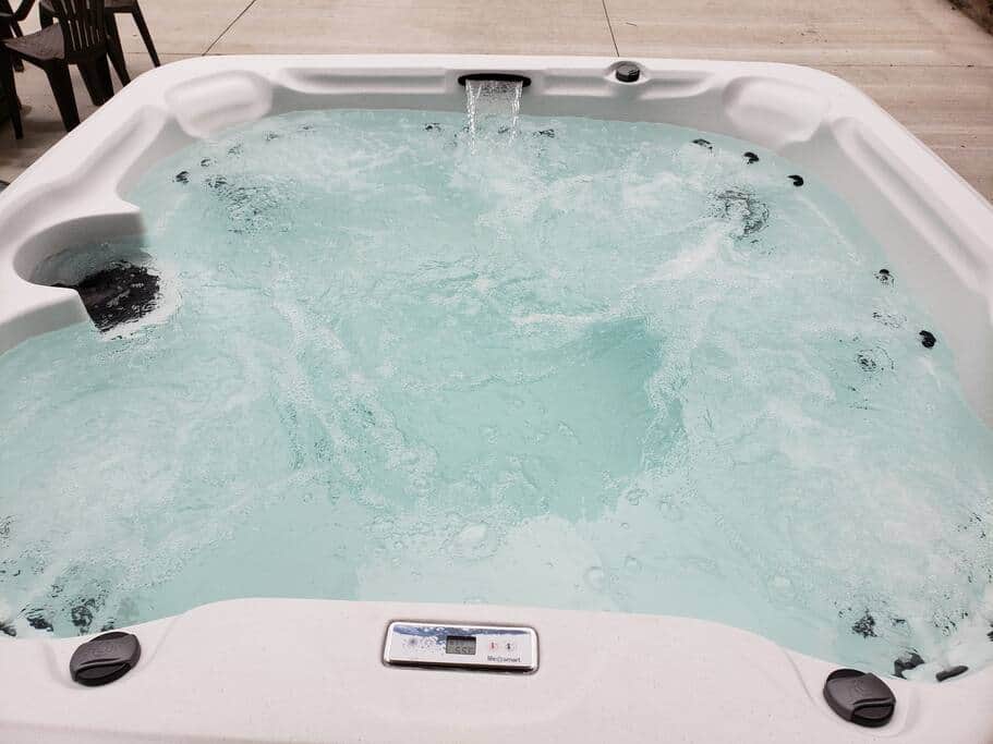 Hot Tub for 7 - 65 Jets!