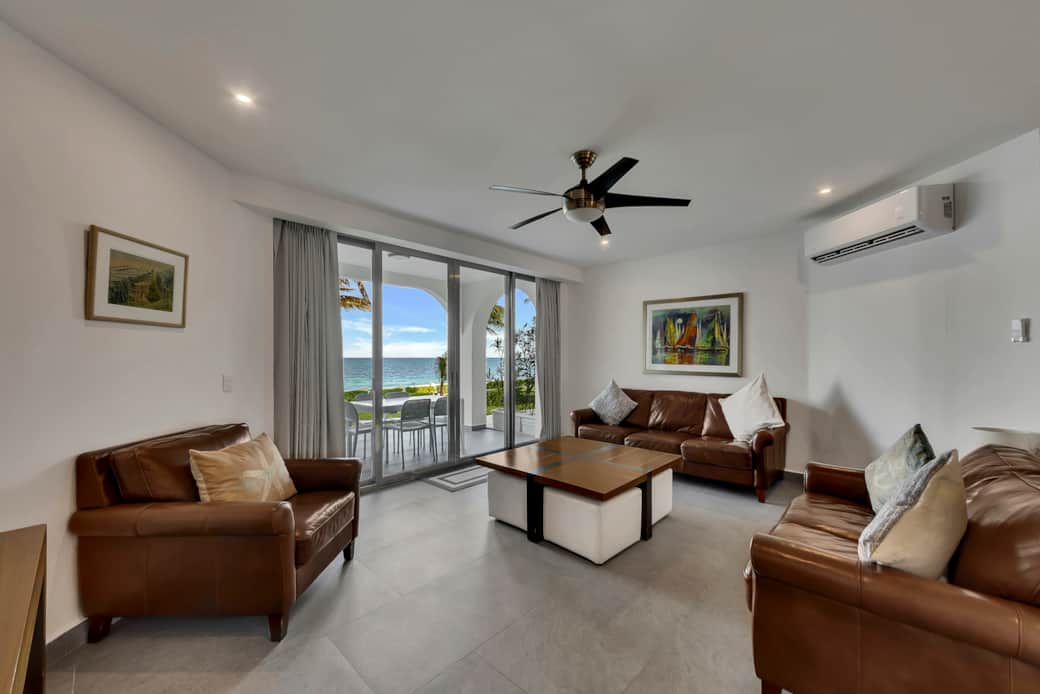 Spacious family room Spacious family room