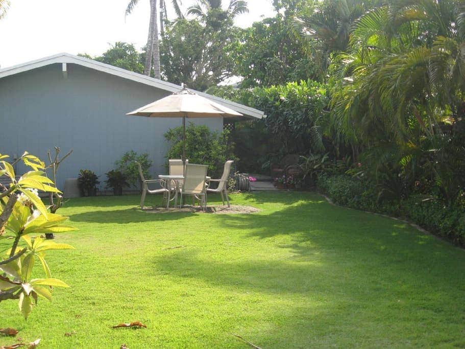 Tropical Breeze- Outside Dining Area with Front Yard