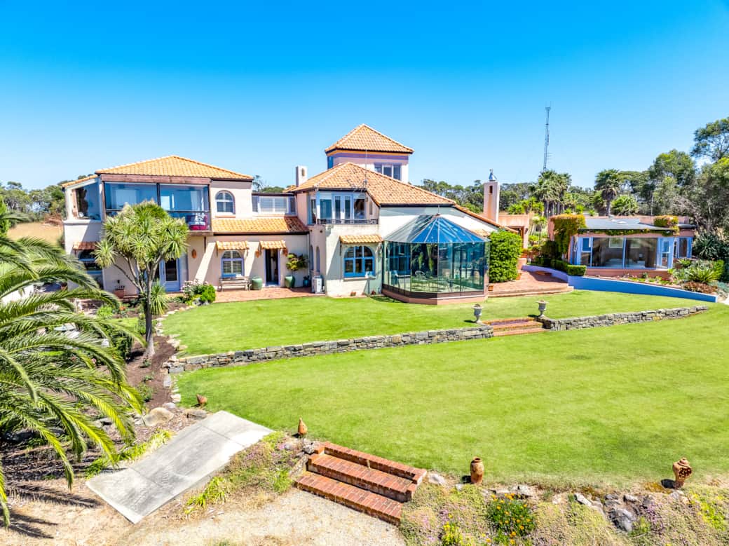 Front Lawn & Exterior Front Lawn & Exterior