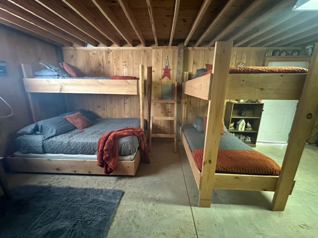 2 Queen 6 Single Beds 2 Queen 6 Single Beds
