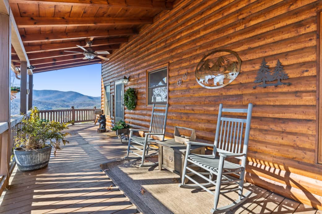Chasing Views Entry Porch