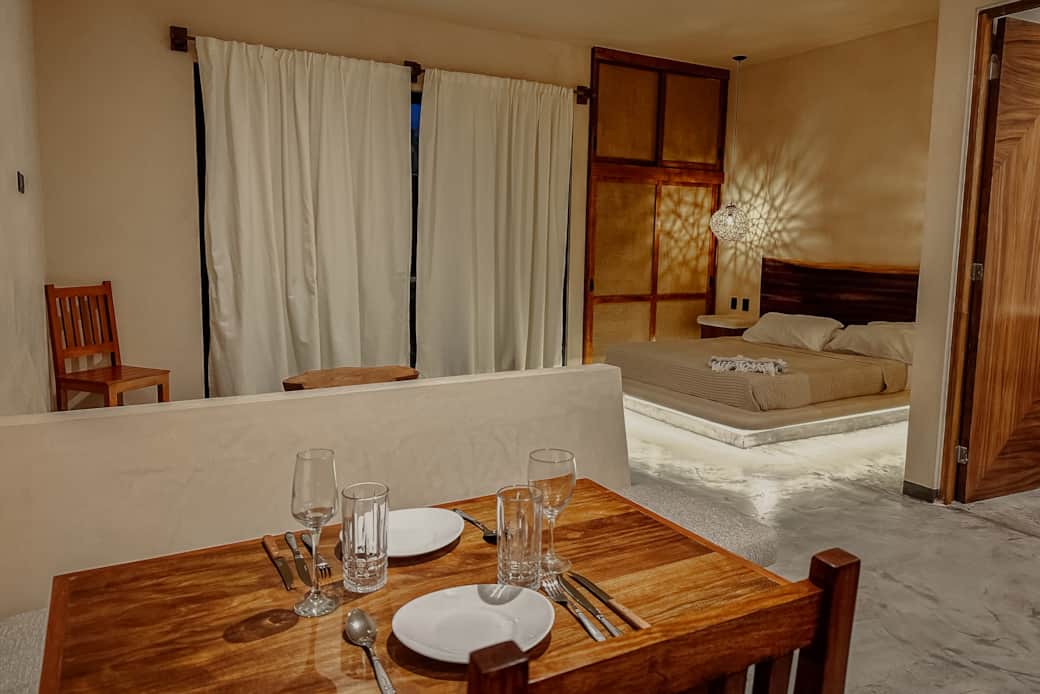 Dining Area Near the Kitchen Space to enjoy meals conveniently next to the kitchen.