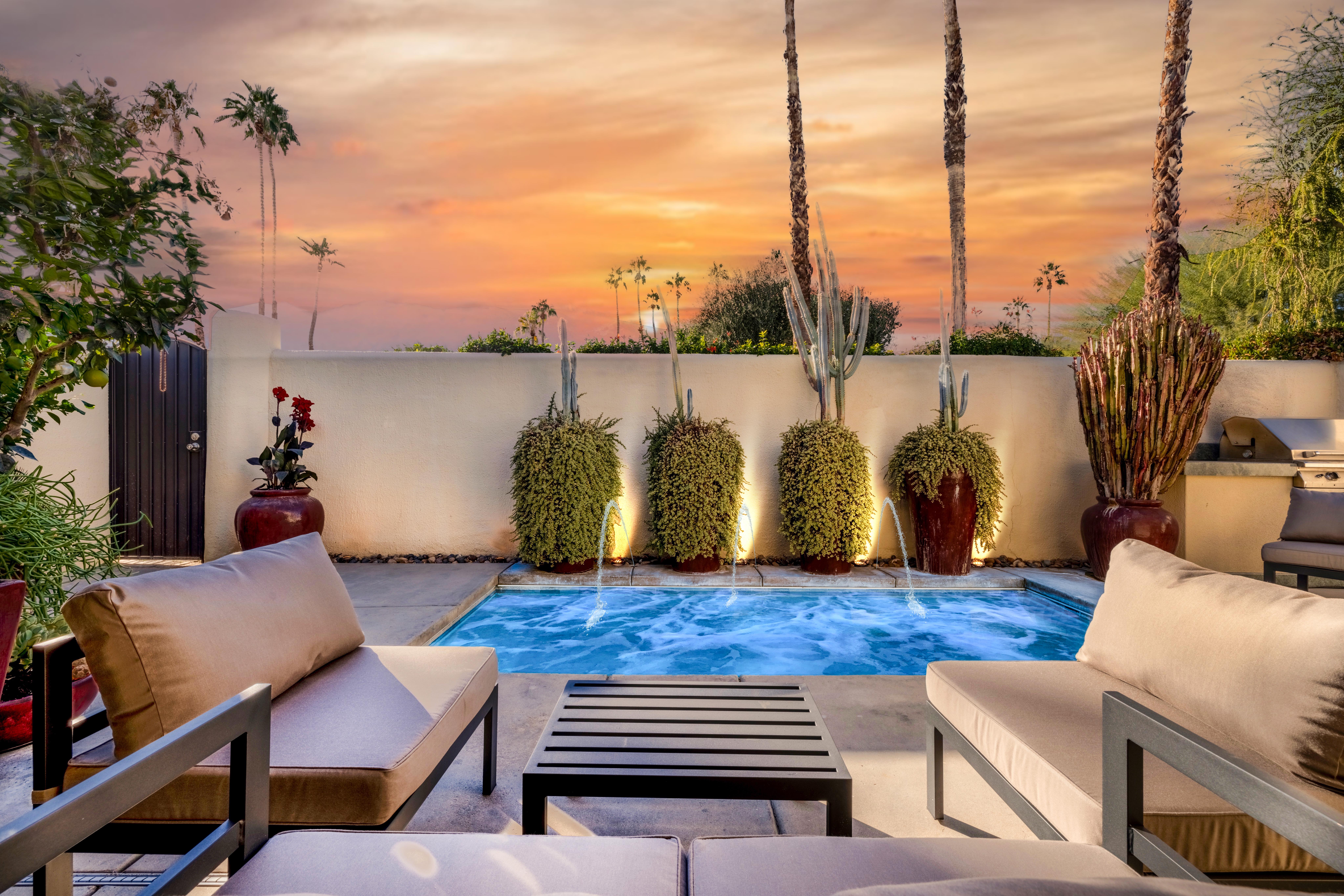 Serene MovieColony Pool Haven Walk to IndianCanyon