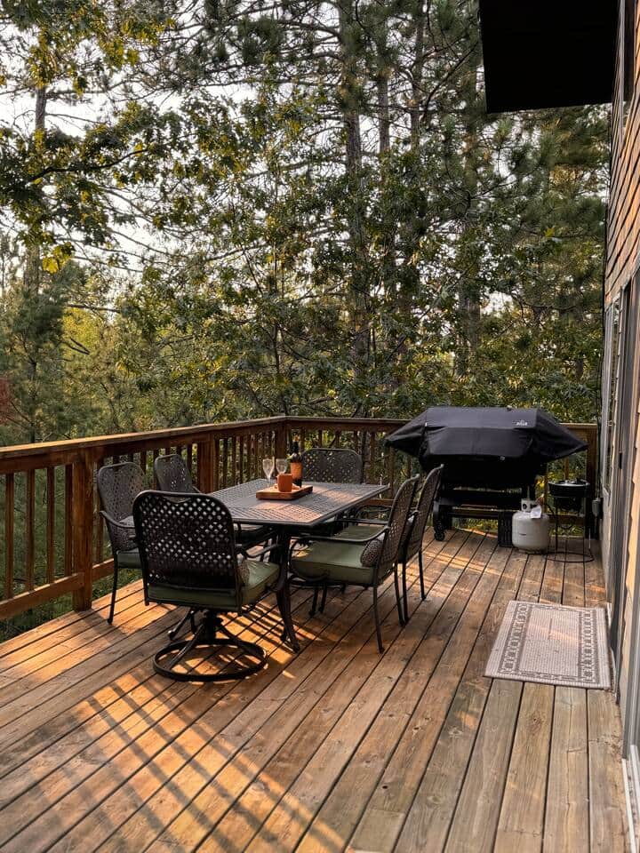 Top deck, Grill and amazing views !!