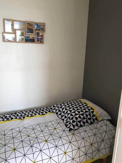 Les Lauriers N°3 - A bedroom