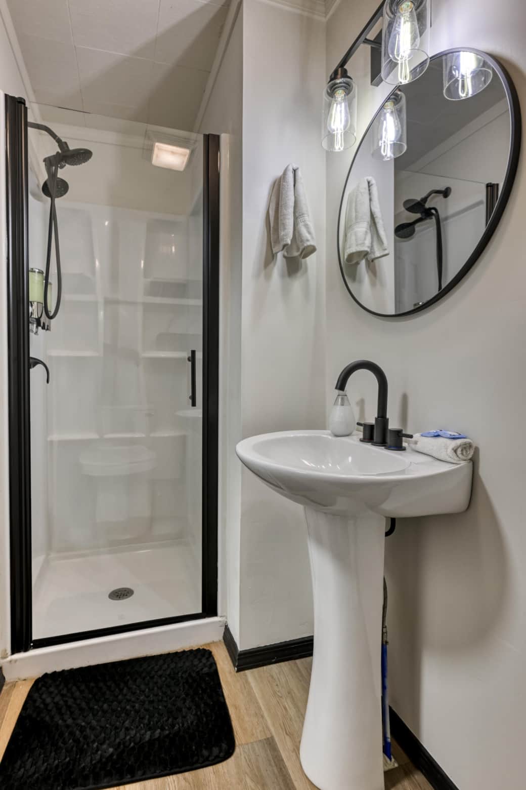 Enjoy our recently remodeled bathroom! Walk in shower with double head, toiletries included! Enjoy our recently remodeled bathroom! Walk in shower with double head, toiletries included!