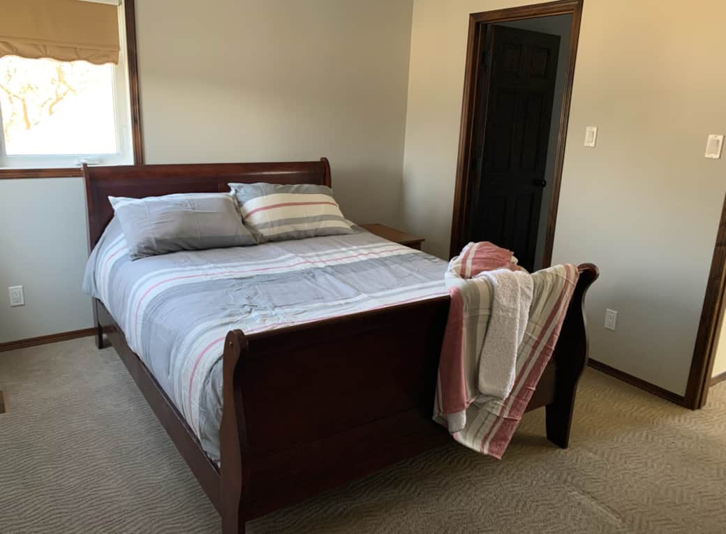 2nd Level Queen with walk in closet