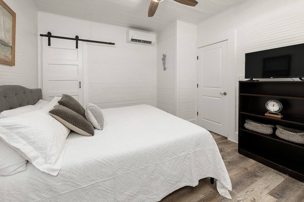 King bedroom with en suite