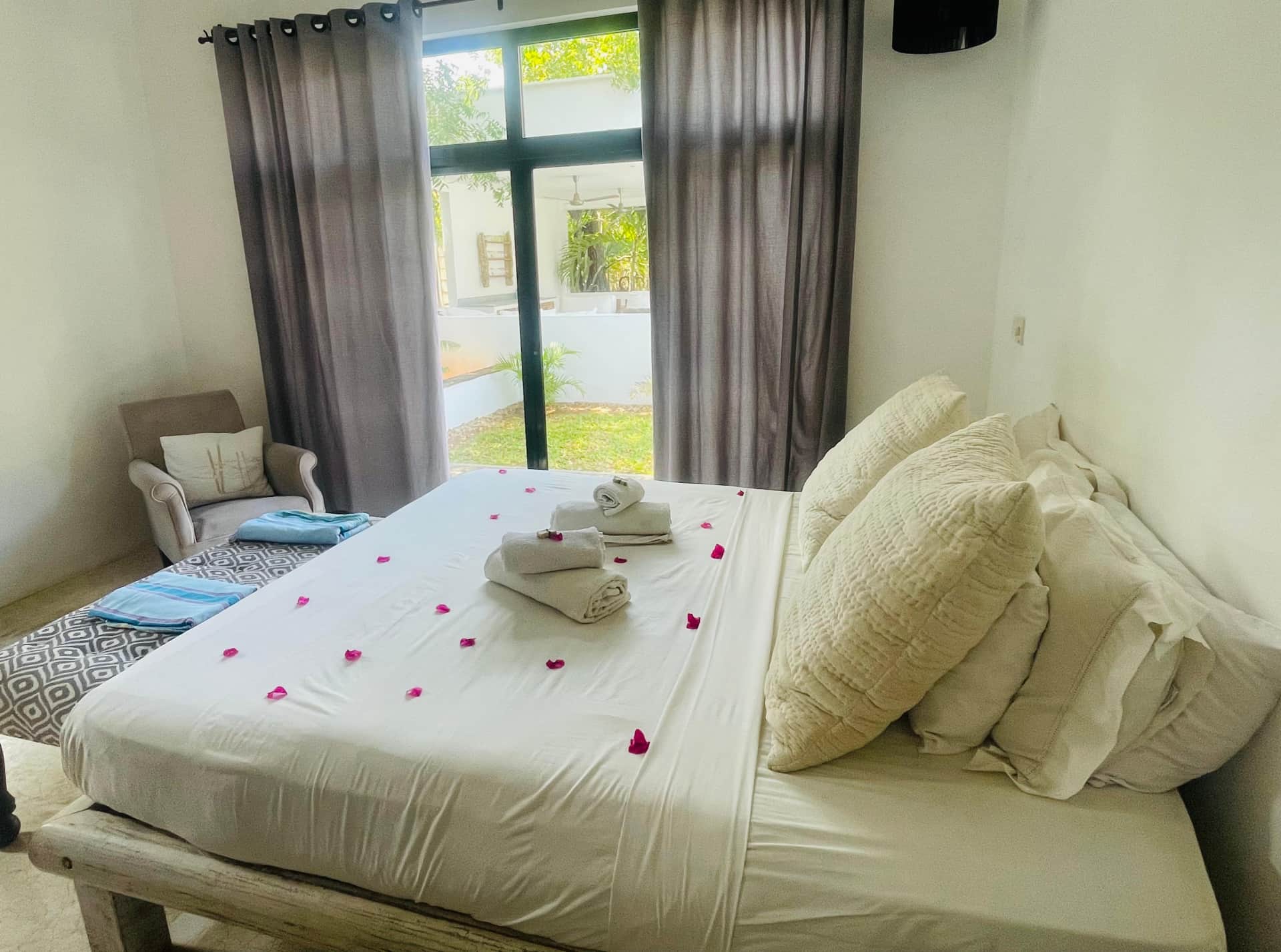Nyumba Nyekundu Villa Bedroom 2.jpg