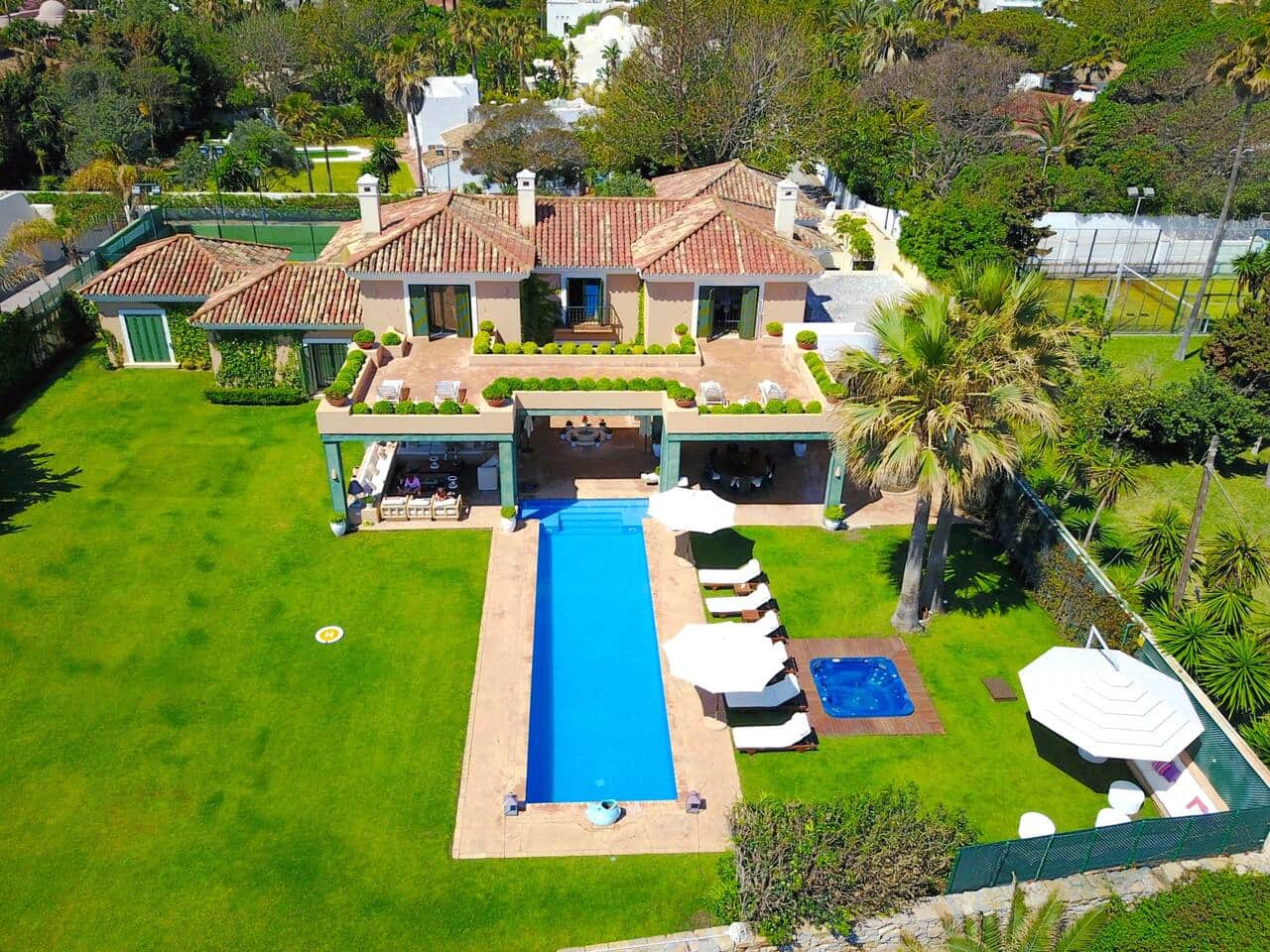 LAS RANAS Casasola Beachfront Golf Premium Holiday House Estepona Málaga HOMINGBOOK