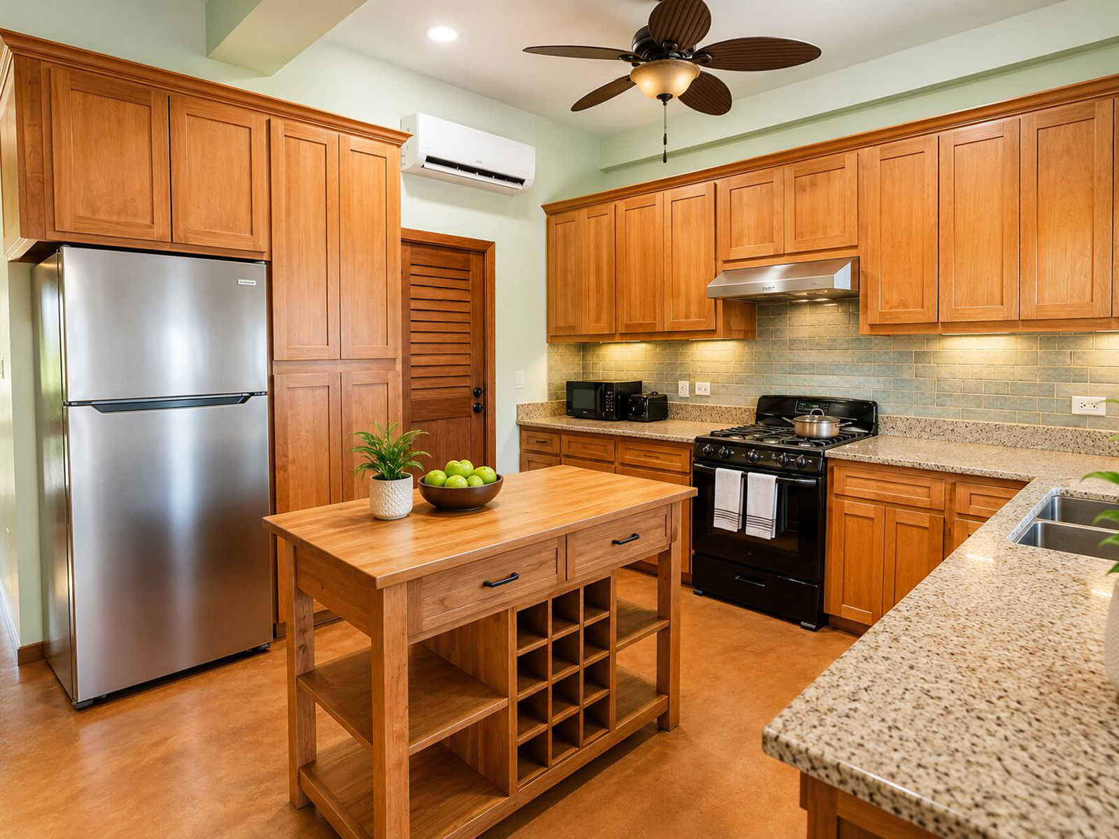 Kitchen Photo 1
