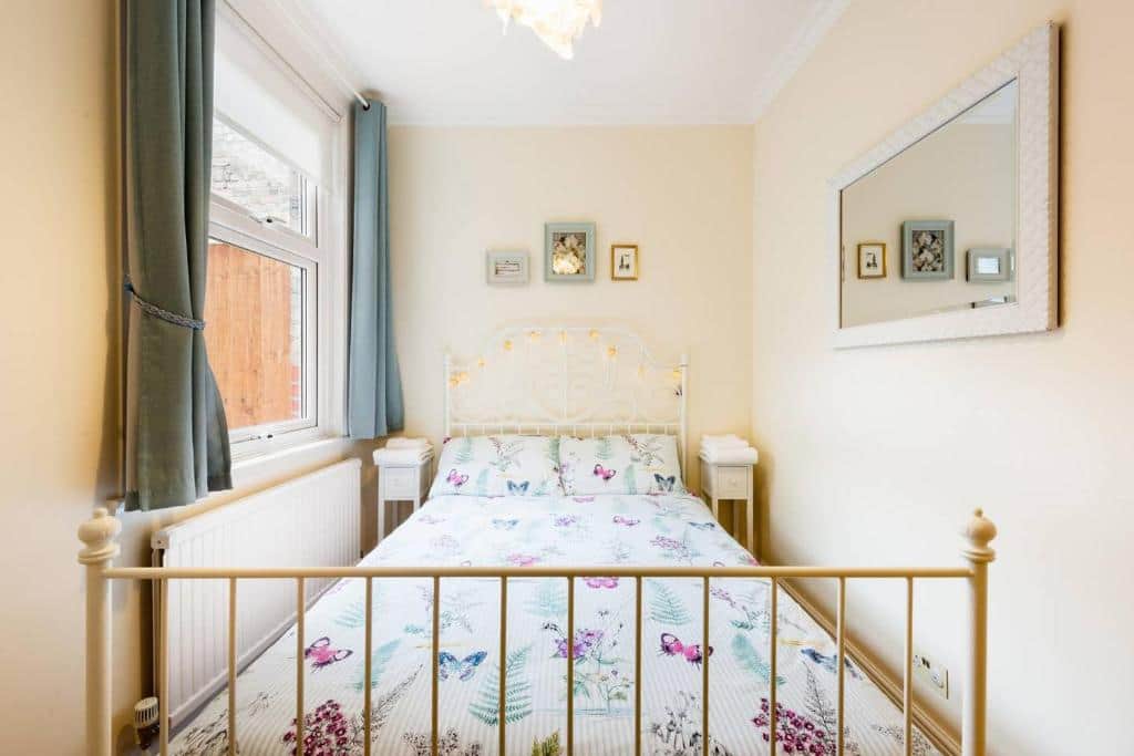 Bikki Bedroom