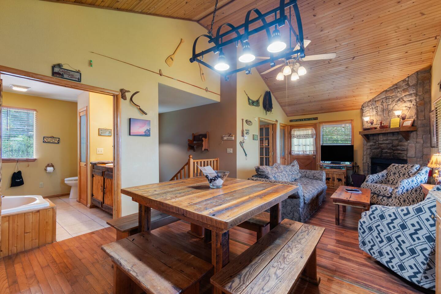 River View, Sleeps 6, Hot Tub