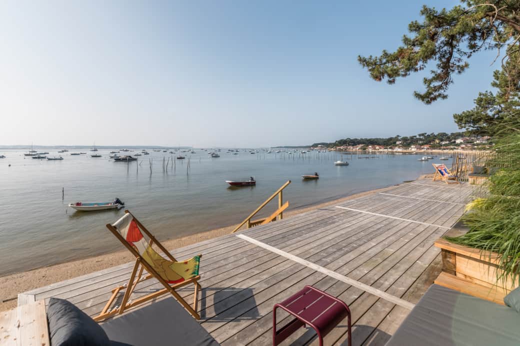 Terrasse avec vue bassin