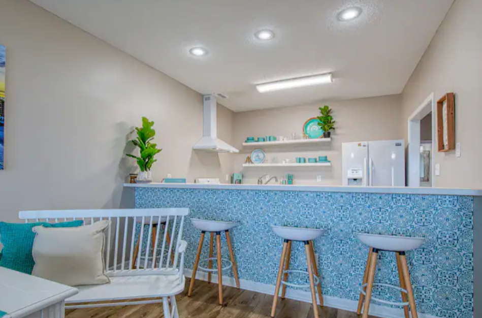 Kitchen Bar Area