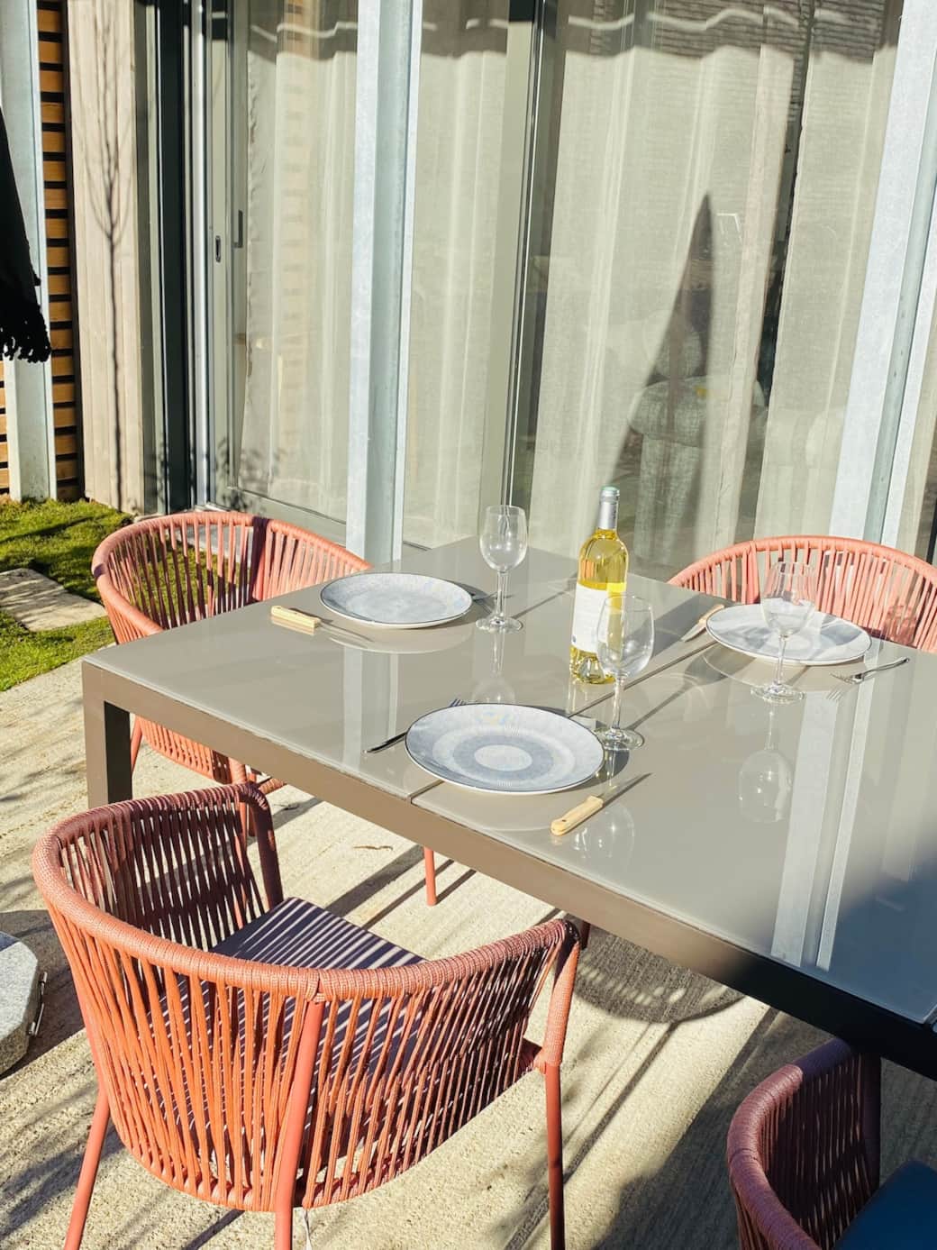 Terrasse et coin repas extérieur