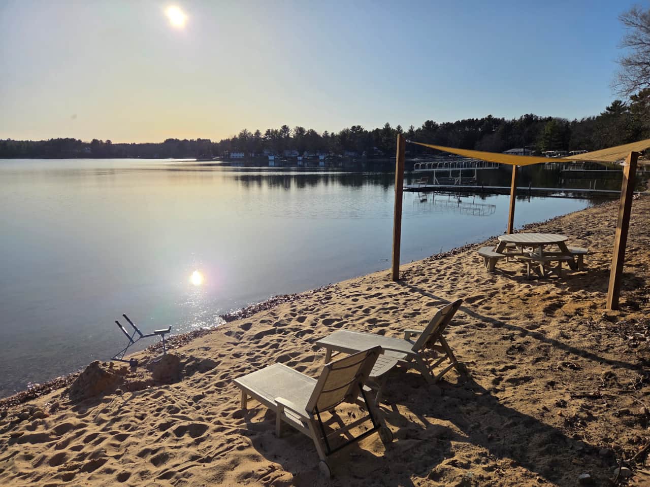 136' Private Sandy Beach & Clear Swimming Water