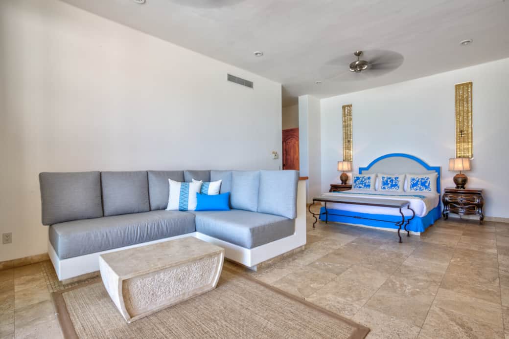 Spacious room with couch Spacious room with couch