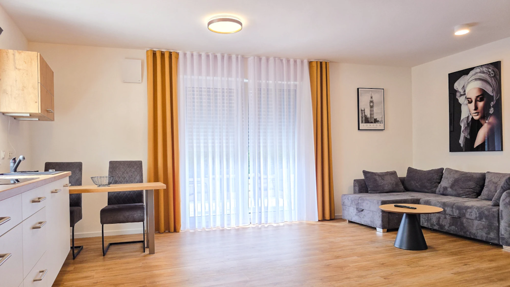 Frensdorf apartments a1 wohnzimmer offene kueche