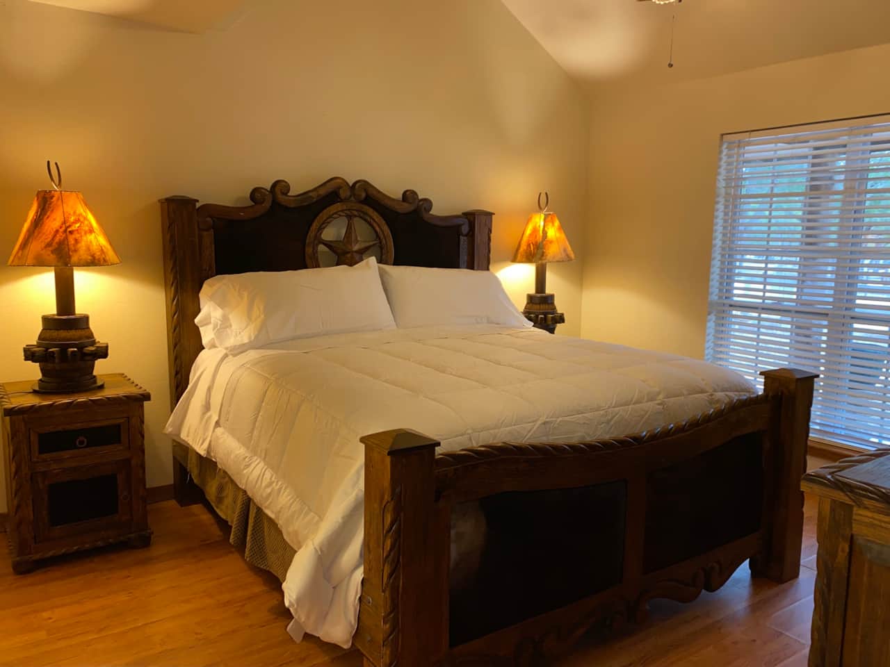 Casa Blanca's Cabin A  - Bedroom