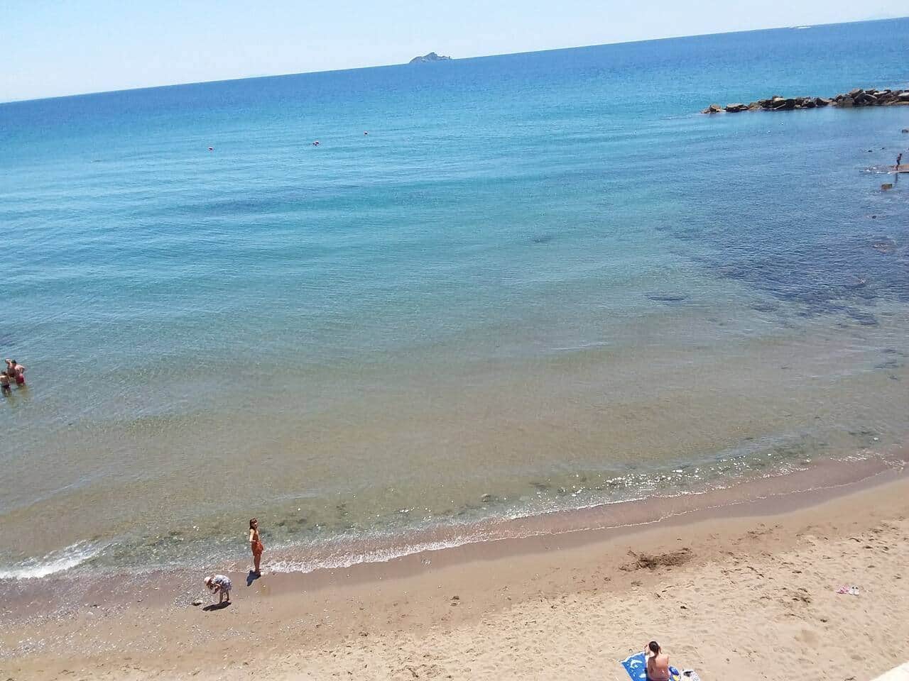 La spiaggia di piazza Bovio 