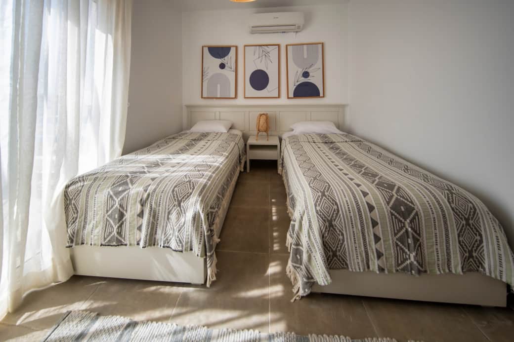 3 bedrooms roof - greek-1