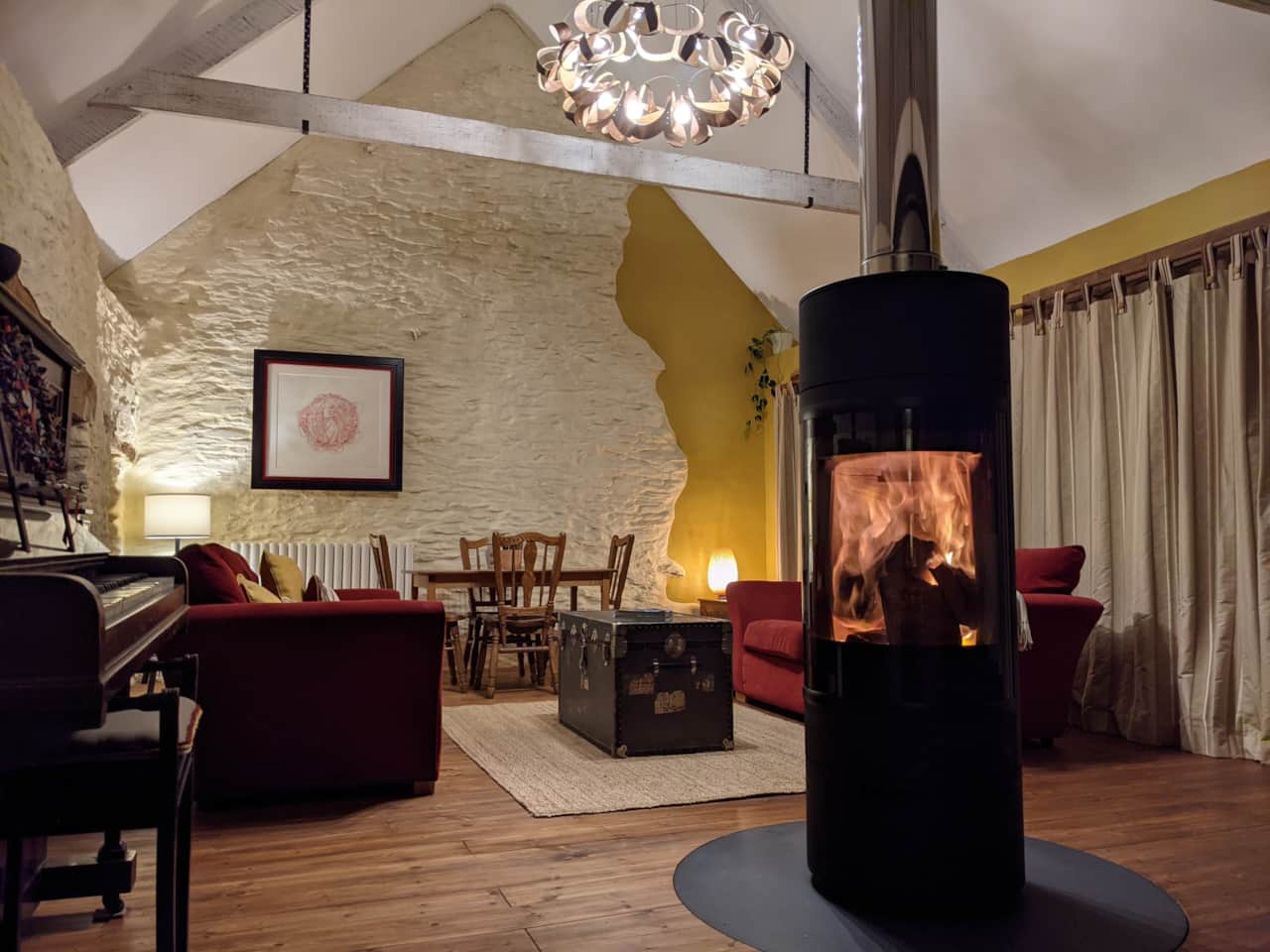 Cosy log burning stove - that swivels!
