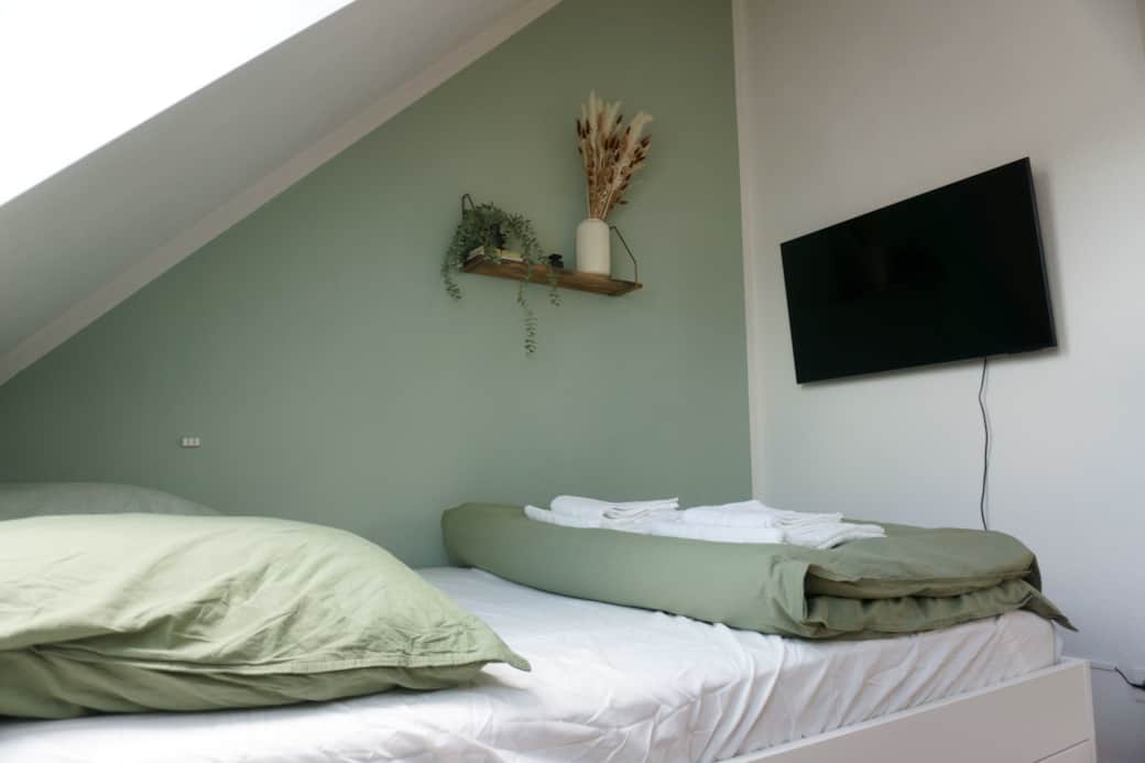 Schlafzimmer & Wohnzimmer