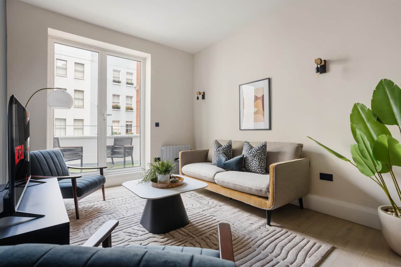 Flat D, 36 Great Russell Street-2