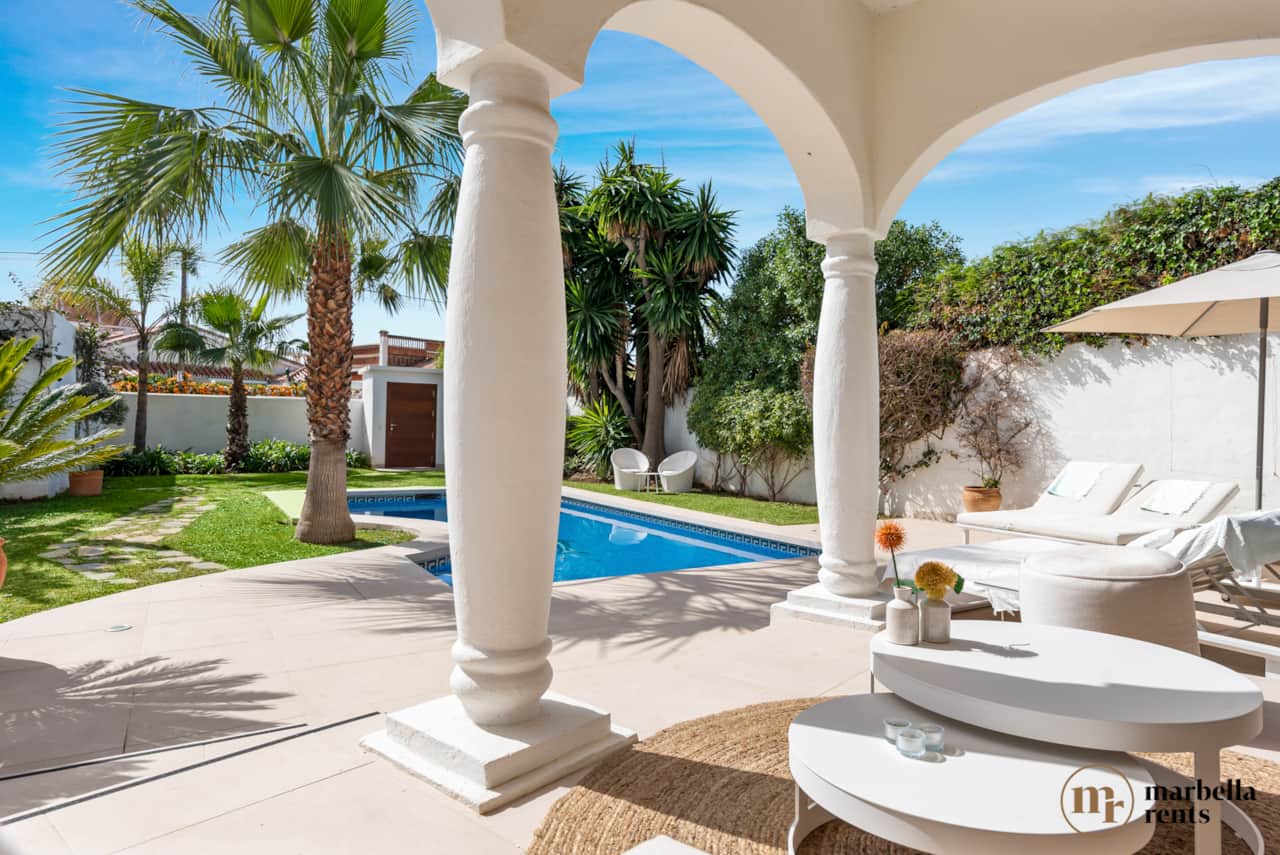 Private garden and pool.